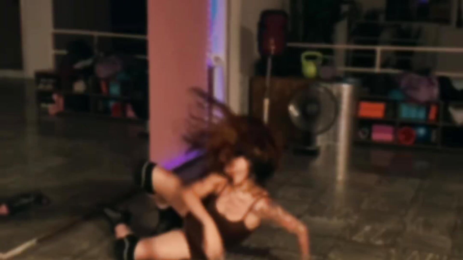 In case you wonder what I do when I'm not here 🧑🏻‍🩰💋✨ – video af Ginger-Foxy