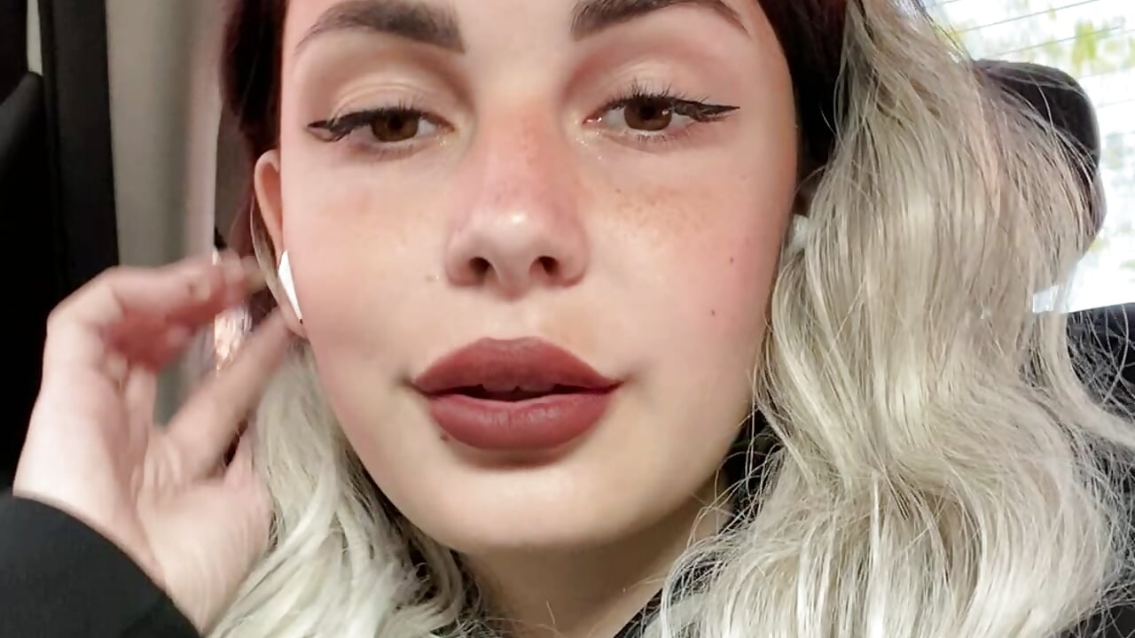 profile-intro-video-1748513306 - video by SandraCarter cam model