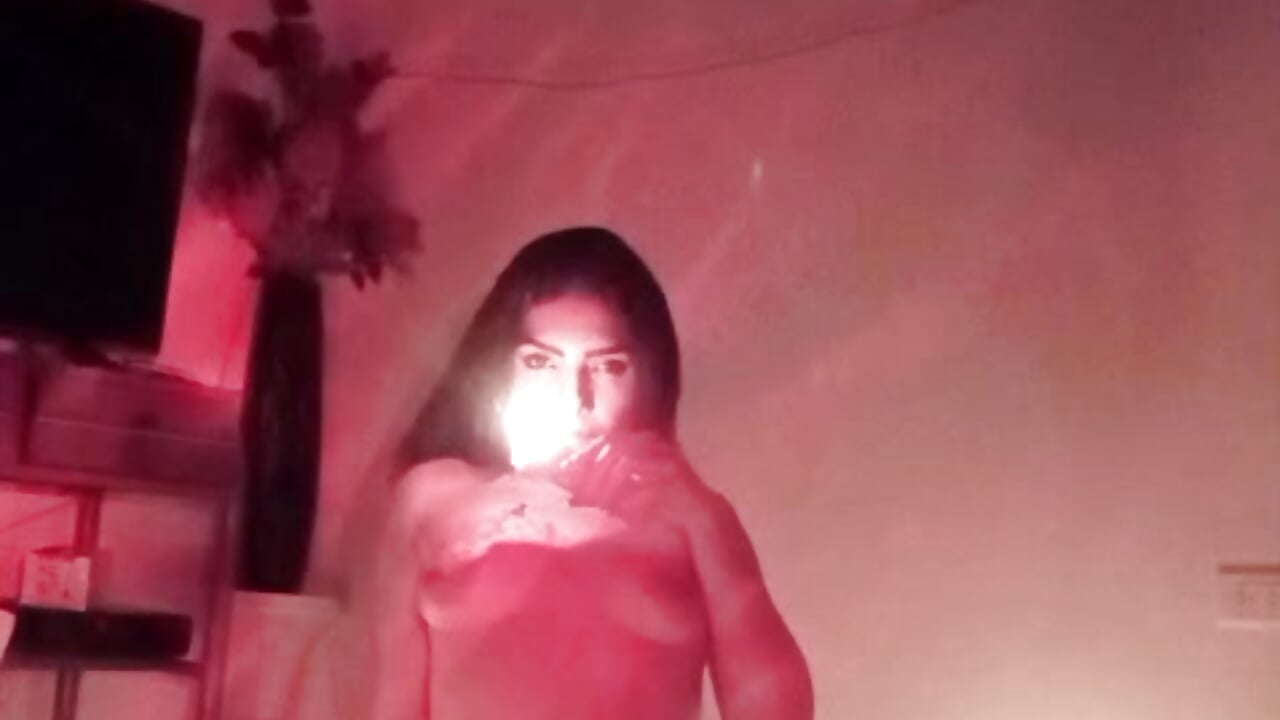 “There are looks that reveal more than the hands…” ✨ - Vídeo de LunaSub69_, modelo de vídeos