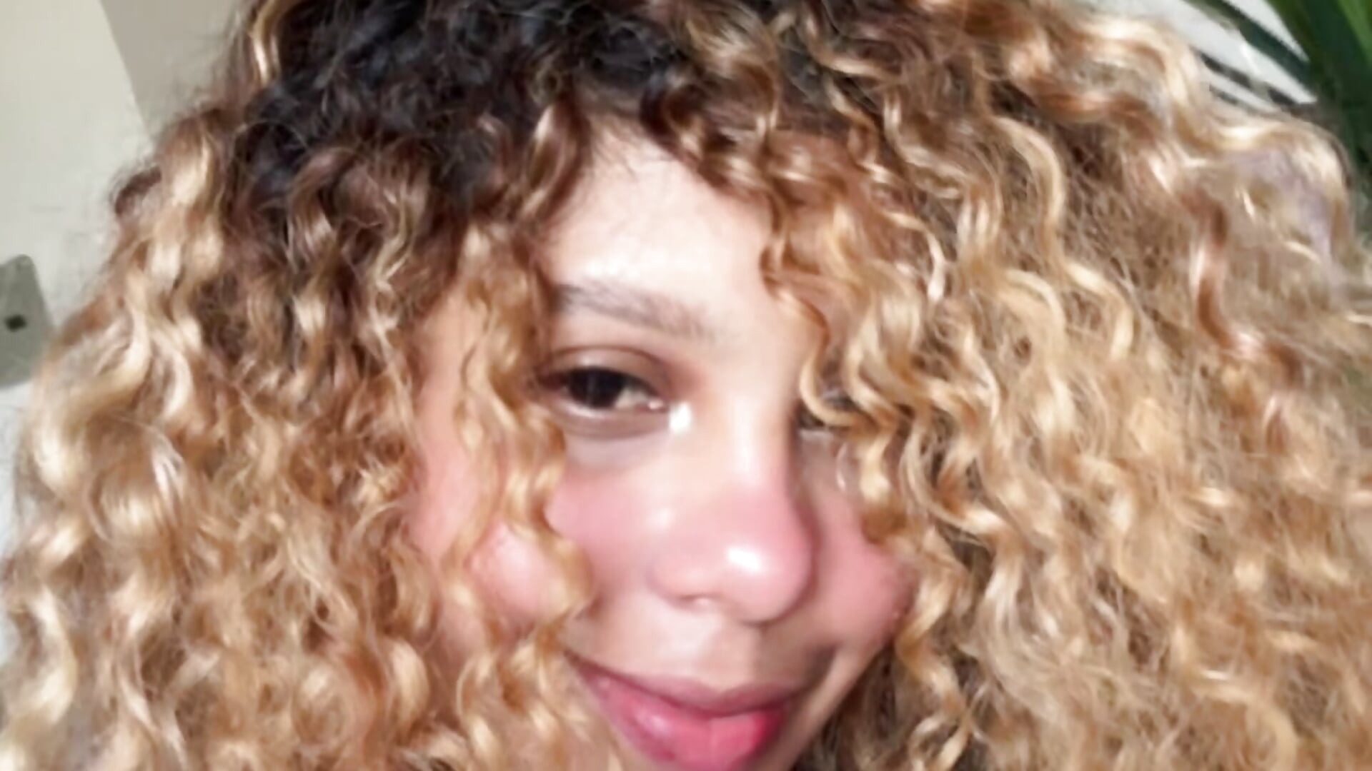 👩🏼‍🦱💗 - video by shellda