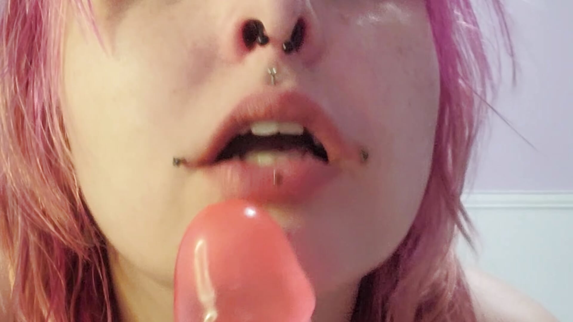 SUCKING DILDO