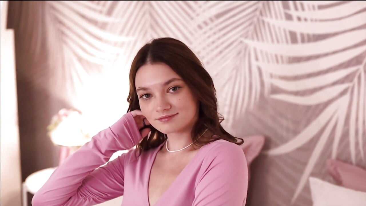 profile-intro-video-1732917184 - vídeo de la modelo de cam cal1ifornia