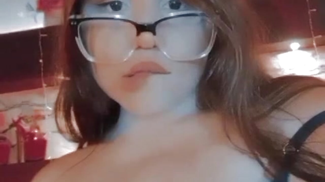 An innocent girl – video af grayceClark