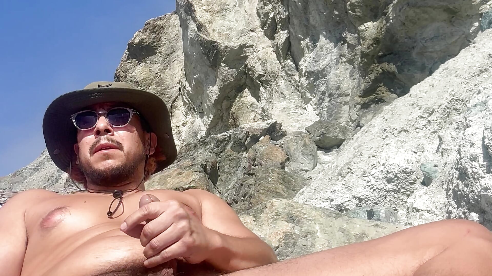 Jerk off at the beach - Video von kumsars Cam-Model