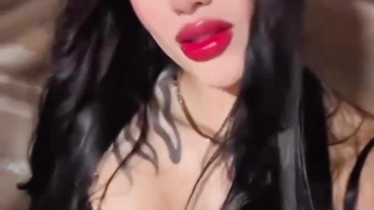 Would you kiss these red lips? - pamela_cm主播的视频