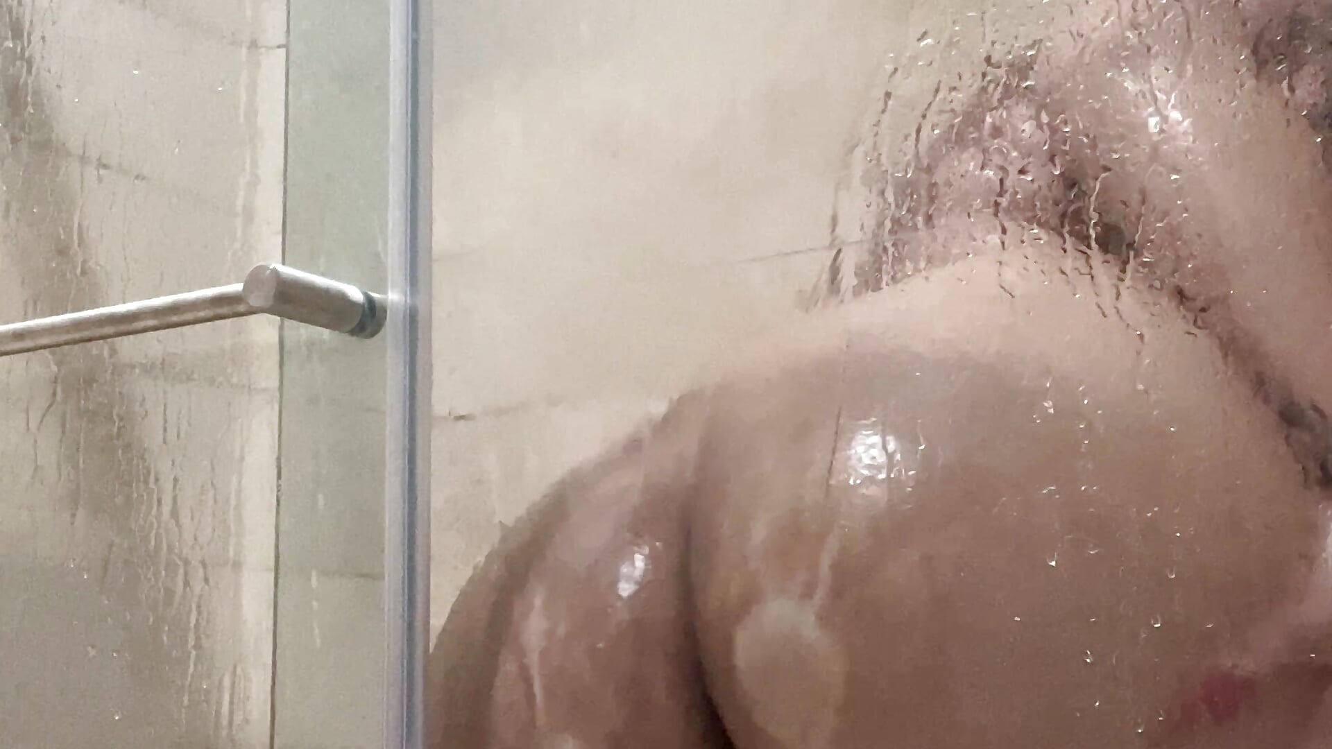 Take a shower with me🥵