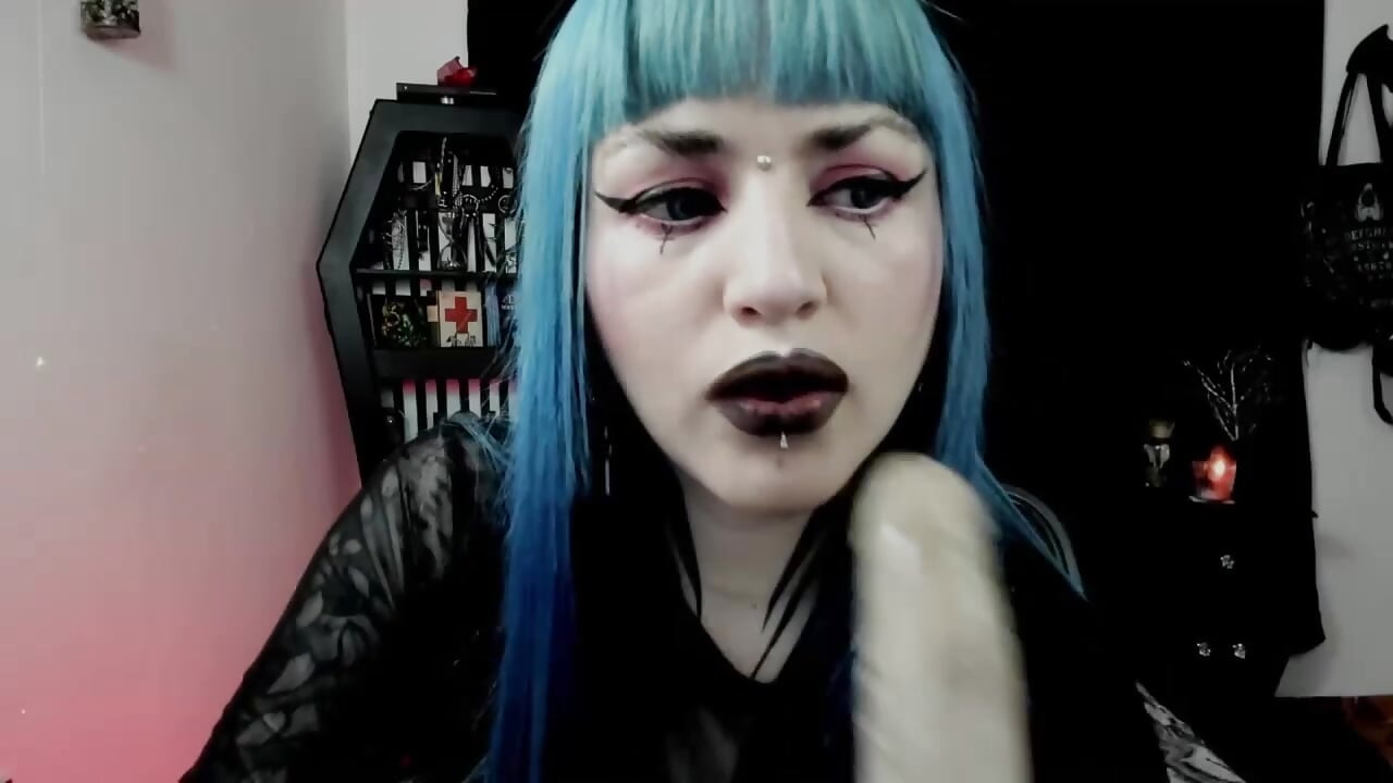 Serving a woman with power isn’t weakness－カメラキャストのDimmuandDarknessの動画