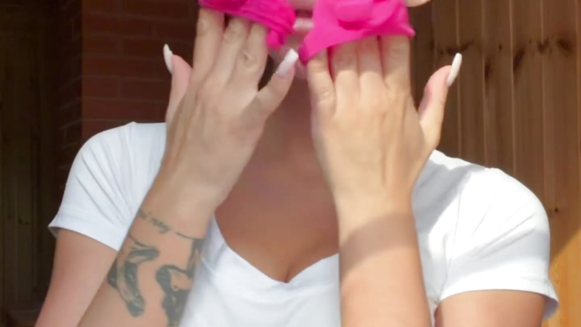 A fetish of her pink socks🧦🧦🧦 - video Myrtle_Beach kameramallilta