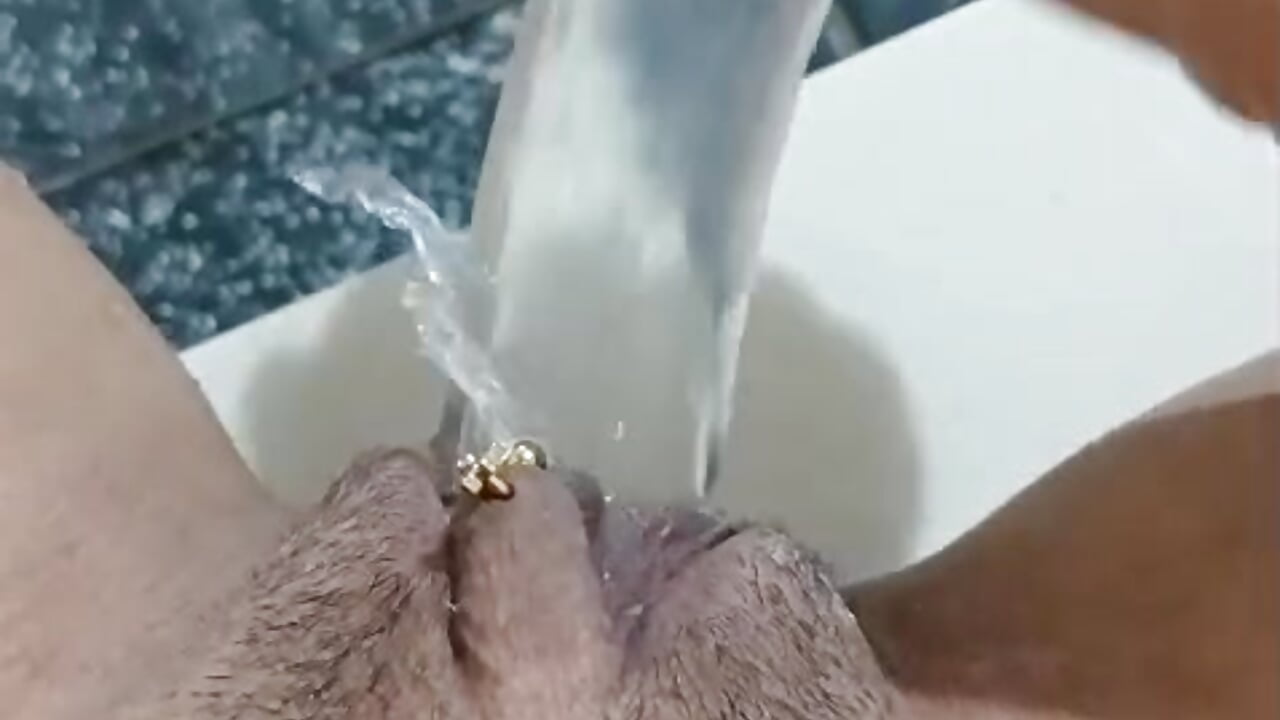 CHUVA DOURADA 😌💦 - video by mayacademia cam model