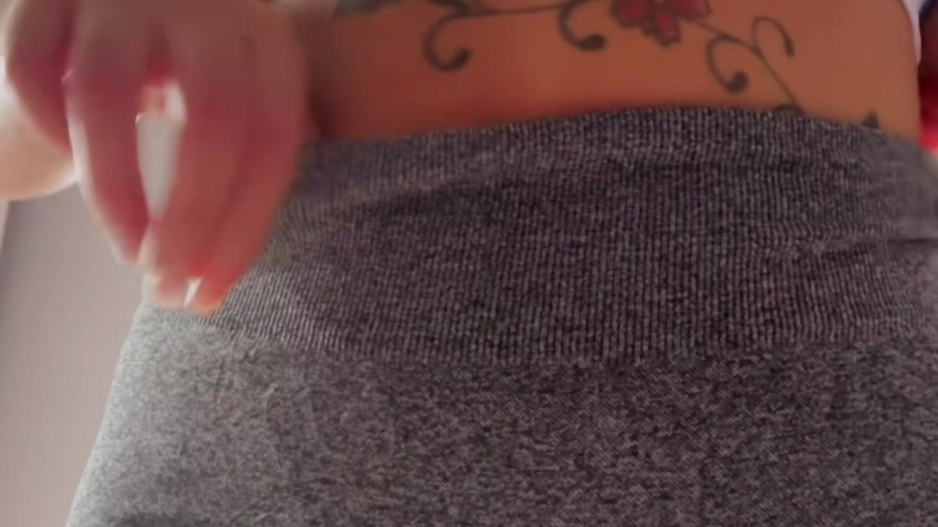 Gym 💪🏻😈🔥 - video av R_KawaHot cam model