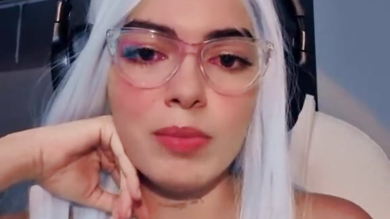 I am very pretty and you know it 😋😋