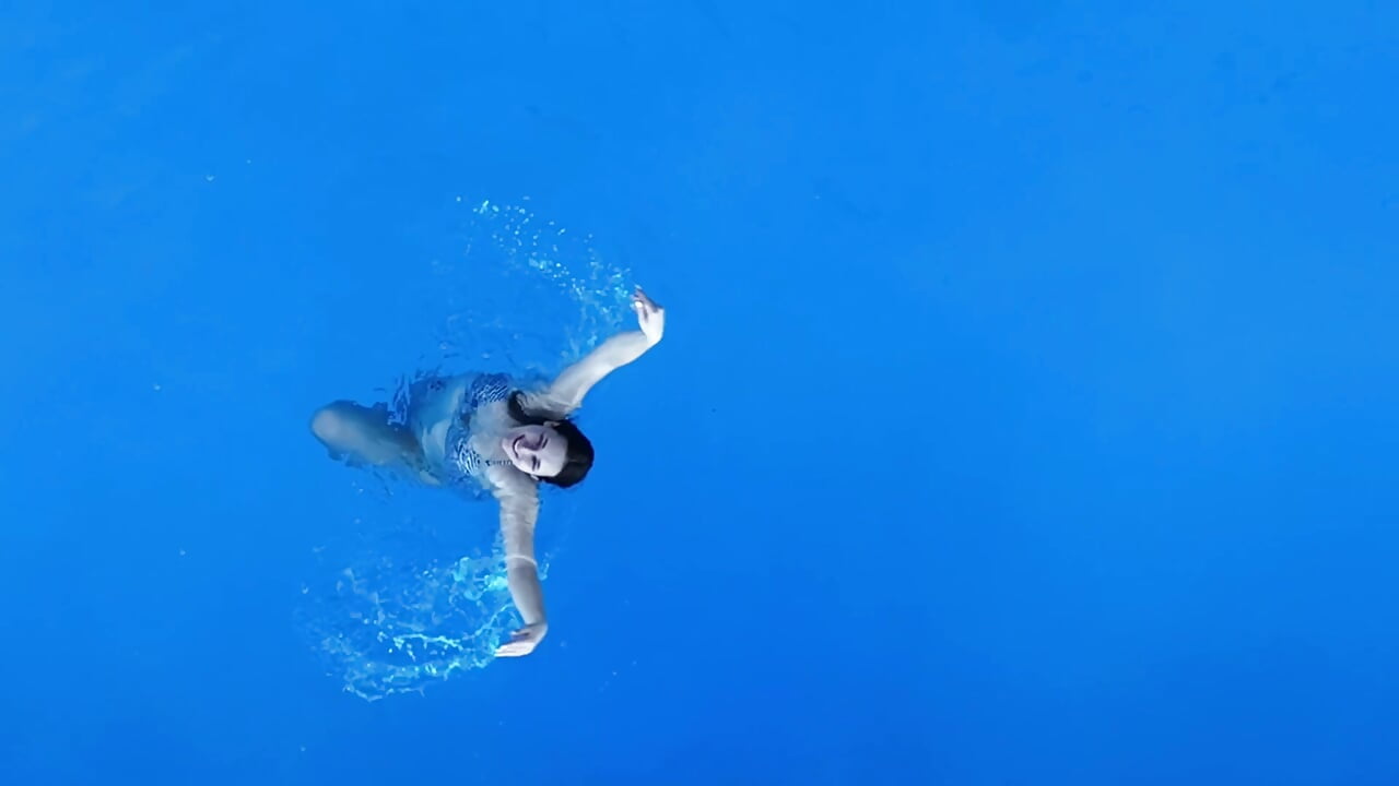 Air kiss from the pool 💦💋 - vidéo du modèle de showcams KittyPav