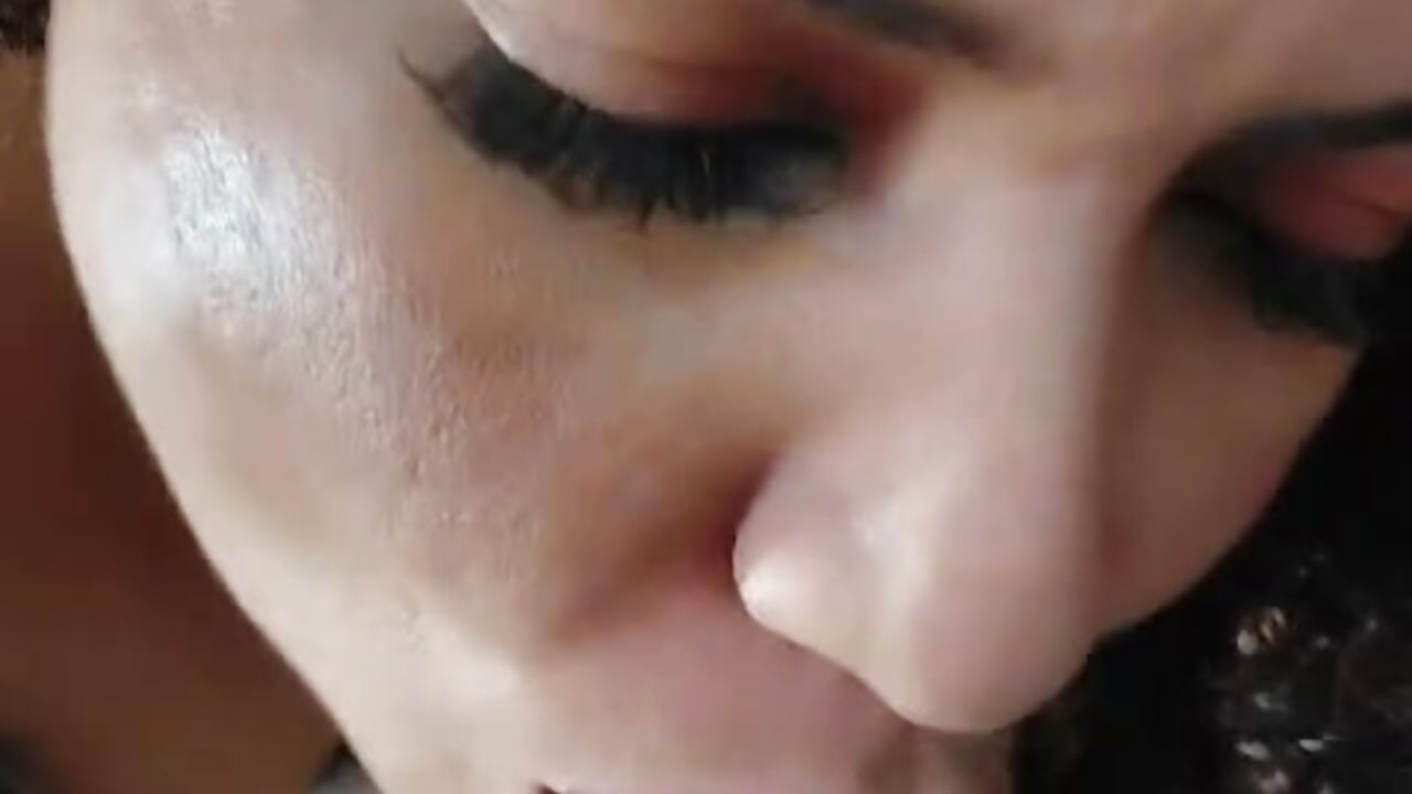 WhatsApp Video 2026-05-04 at 21,34,26 – video modela na kameri molly_sweetee