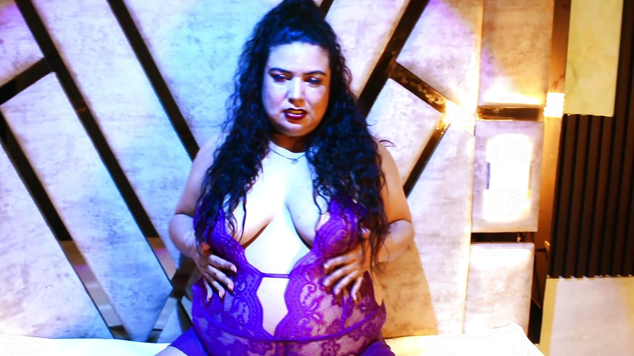 bbw horny🥵🥵🔥 - Vídeo de molly_sweetee, modelo de vídeos