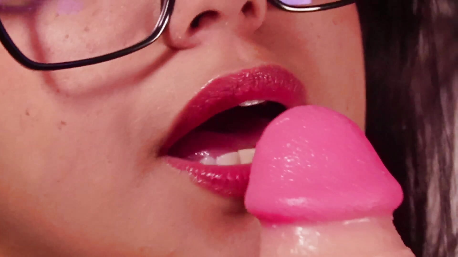 can you give me what i need? (milk)－カメラキャストのSophia_wilsonn_の動画