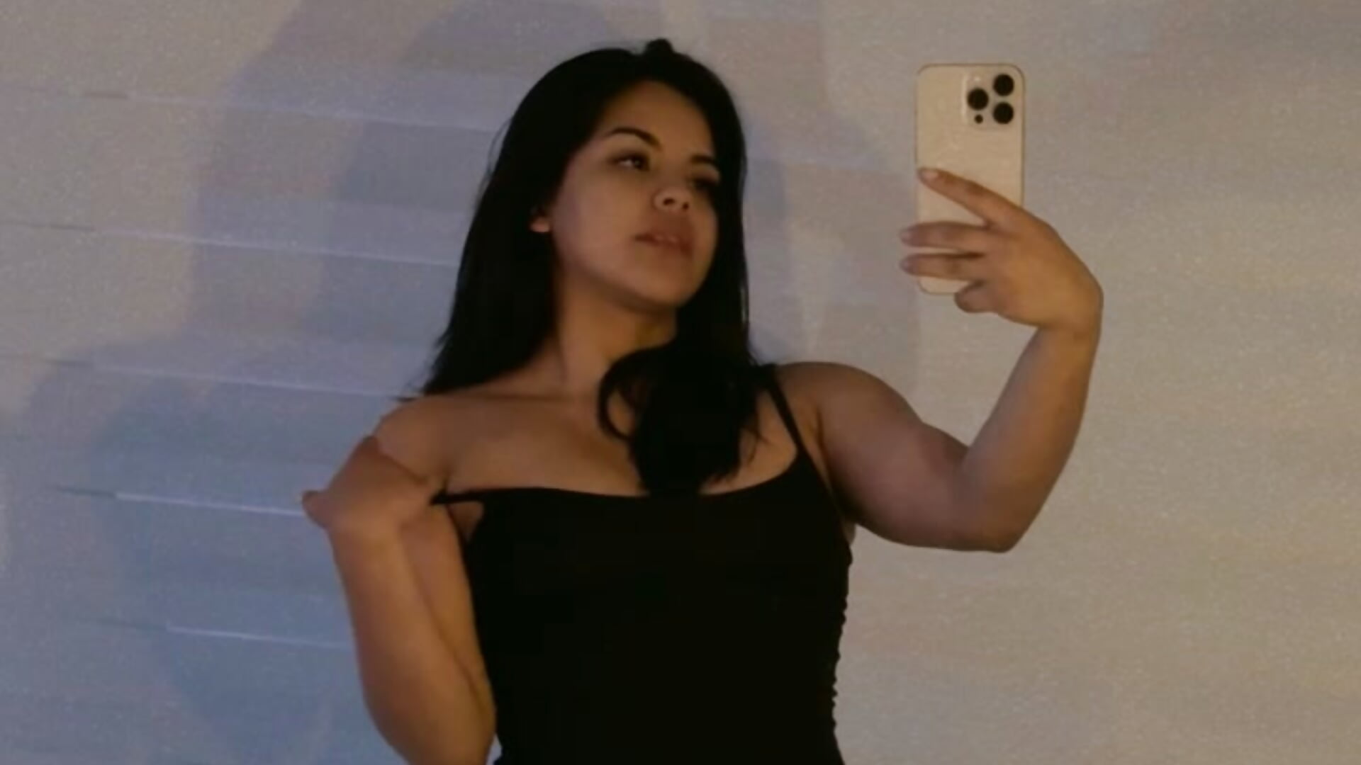 My body - video by Sophia_wilsonn_ cam model