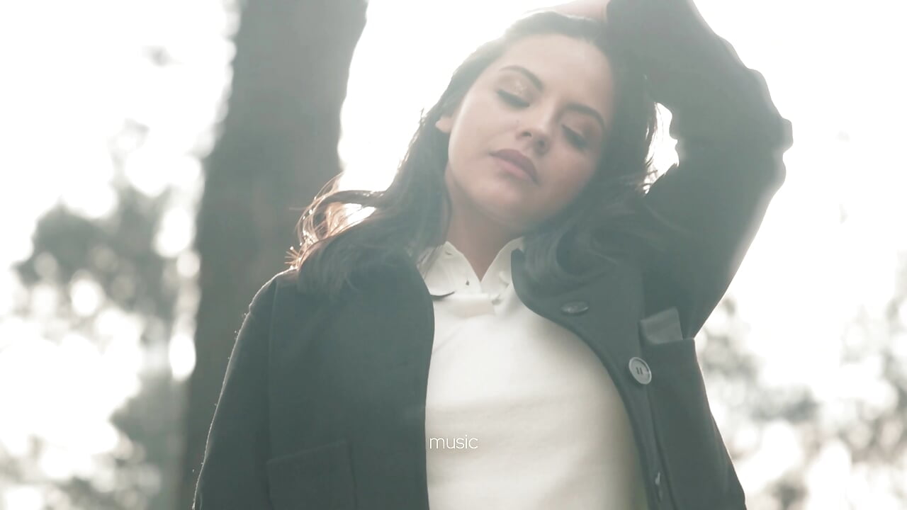 Do you dare to know who Sophia Wilson is? - فيديو من Sophia_wilsonn_ موديل الكام