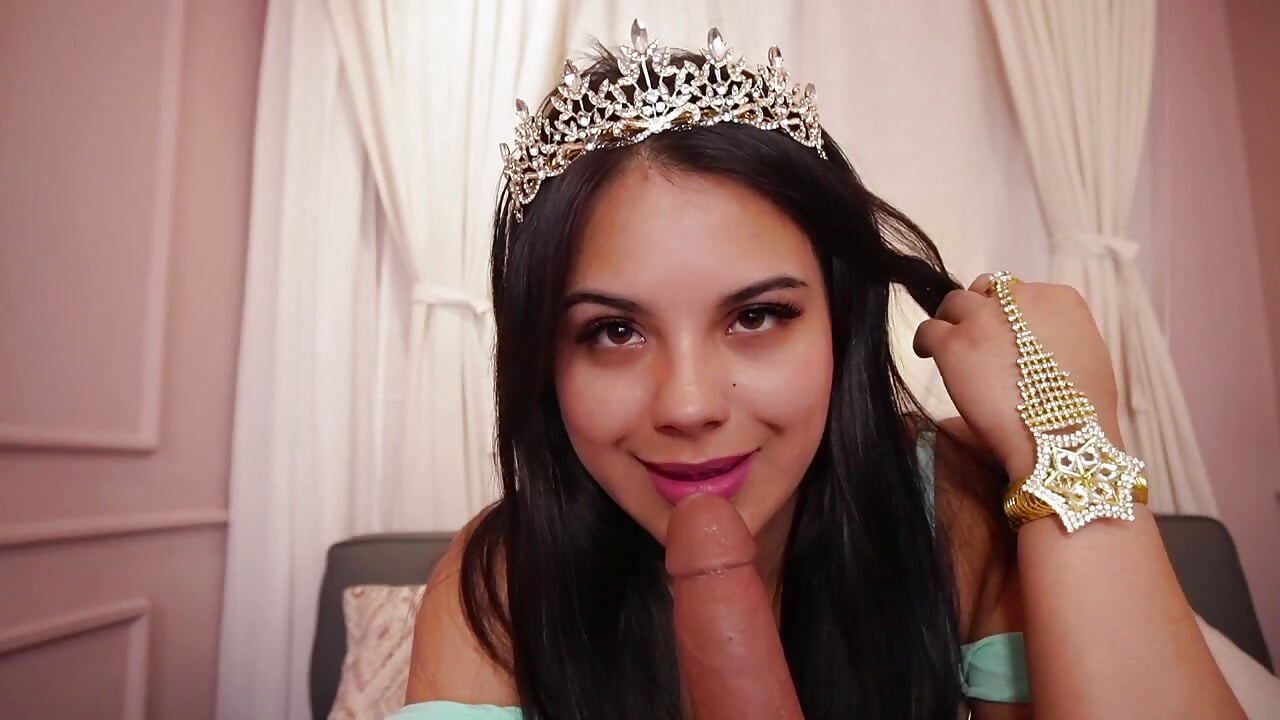 The best thing about being a princess is that I can rub your magic lamp and milk will come out - vidéo du modèle de showcams Sophia_wilsonn_
