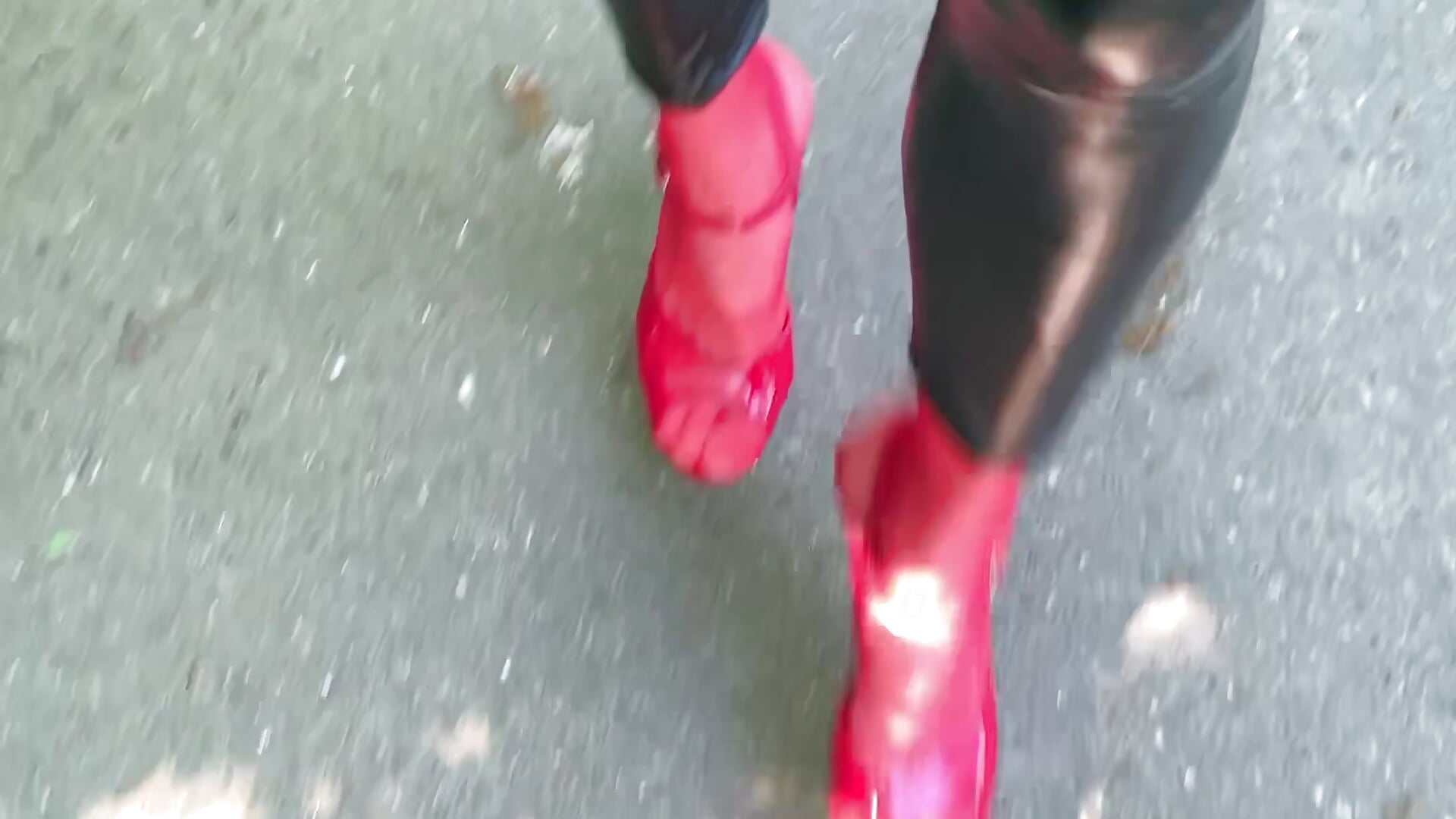 Meine roten High Heels ausgeführt mit roten Nylons ❤️