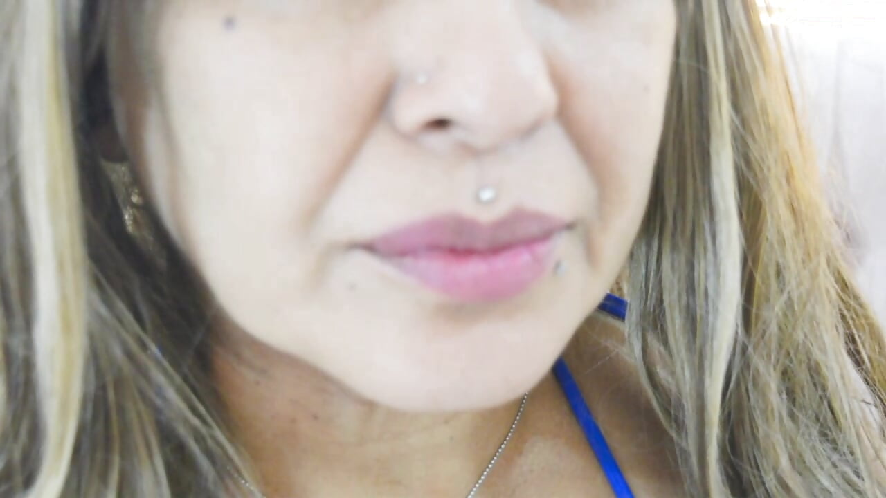 Curious to see my naughty Piercings?💖