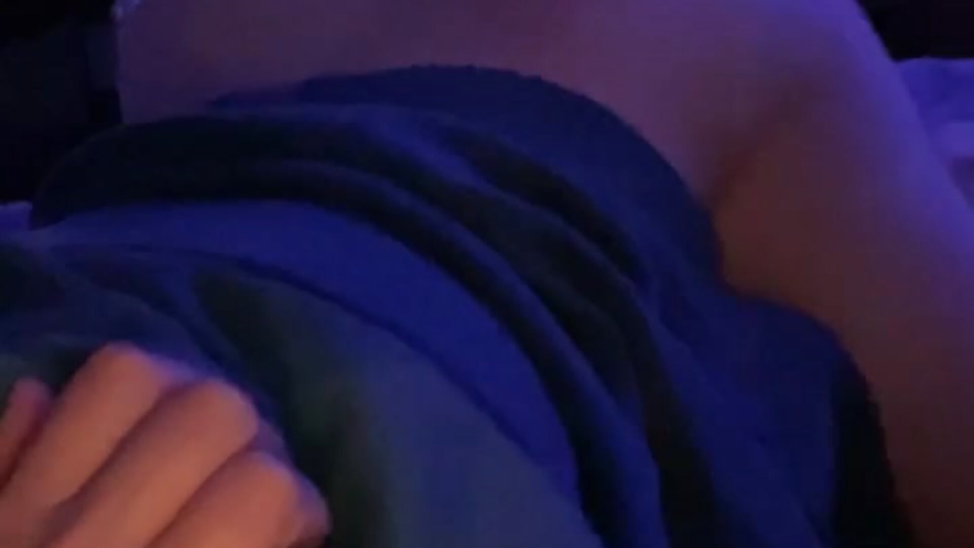 Waiting For Daddy – video af RaePanda