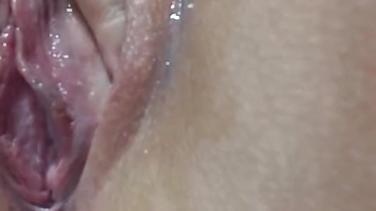 My pussy is so eager and wet for you 👄