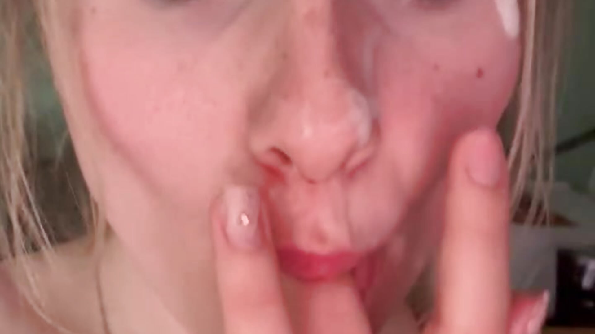 Cum on my face 💦