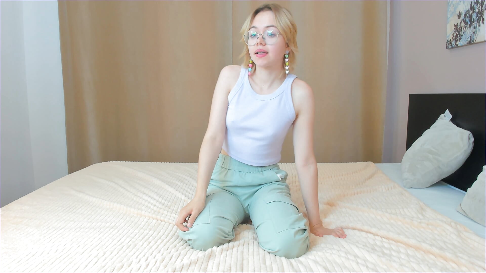 Will you let me tie your hands? - video by FannyBoandy cam model