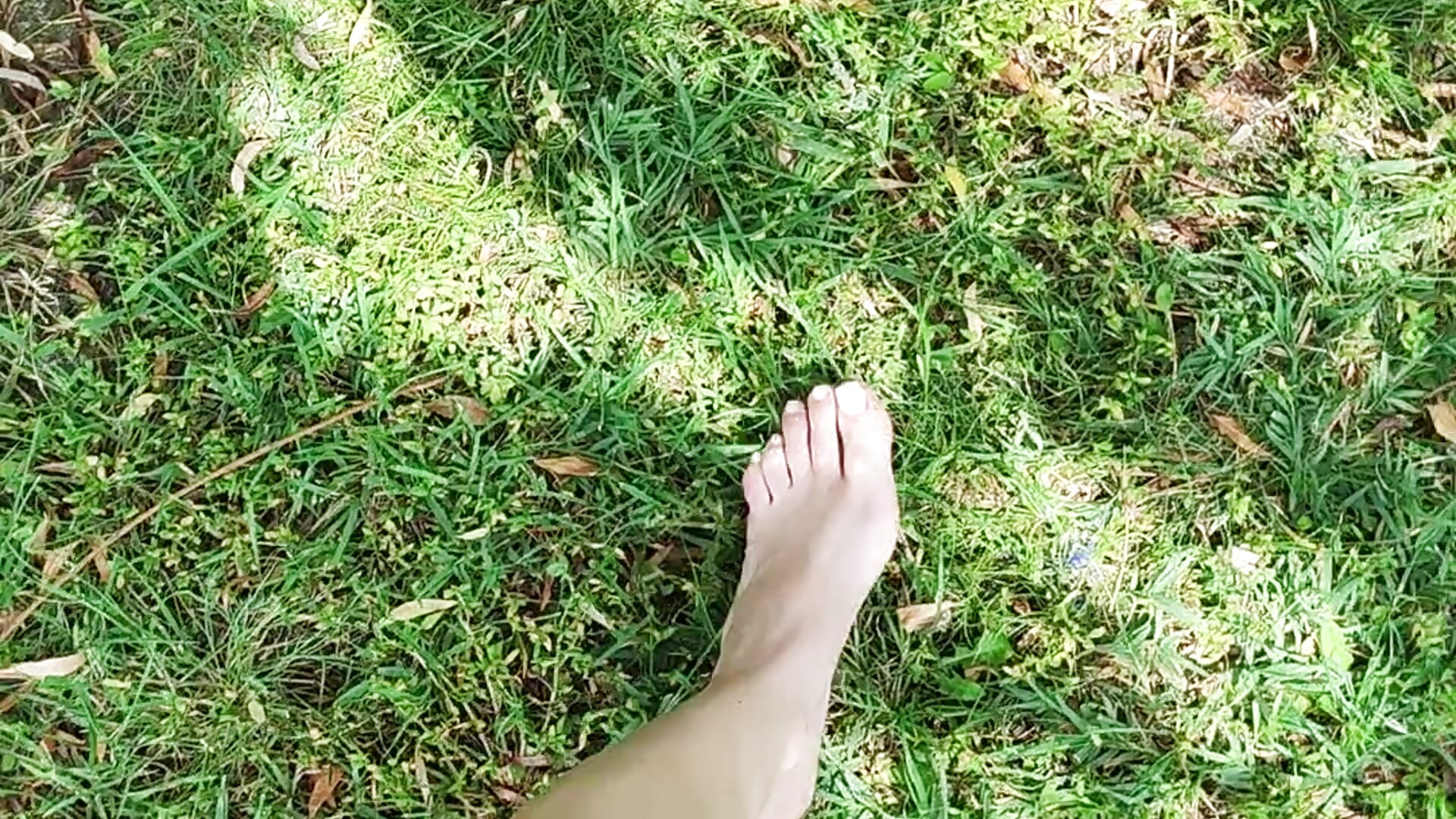 Stepping on your ego - video by MinnieDrew cam model