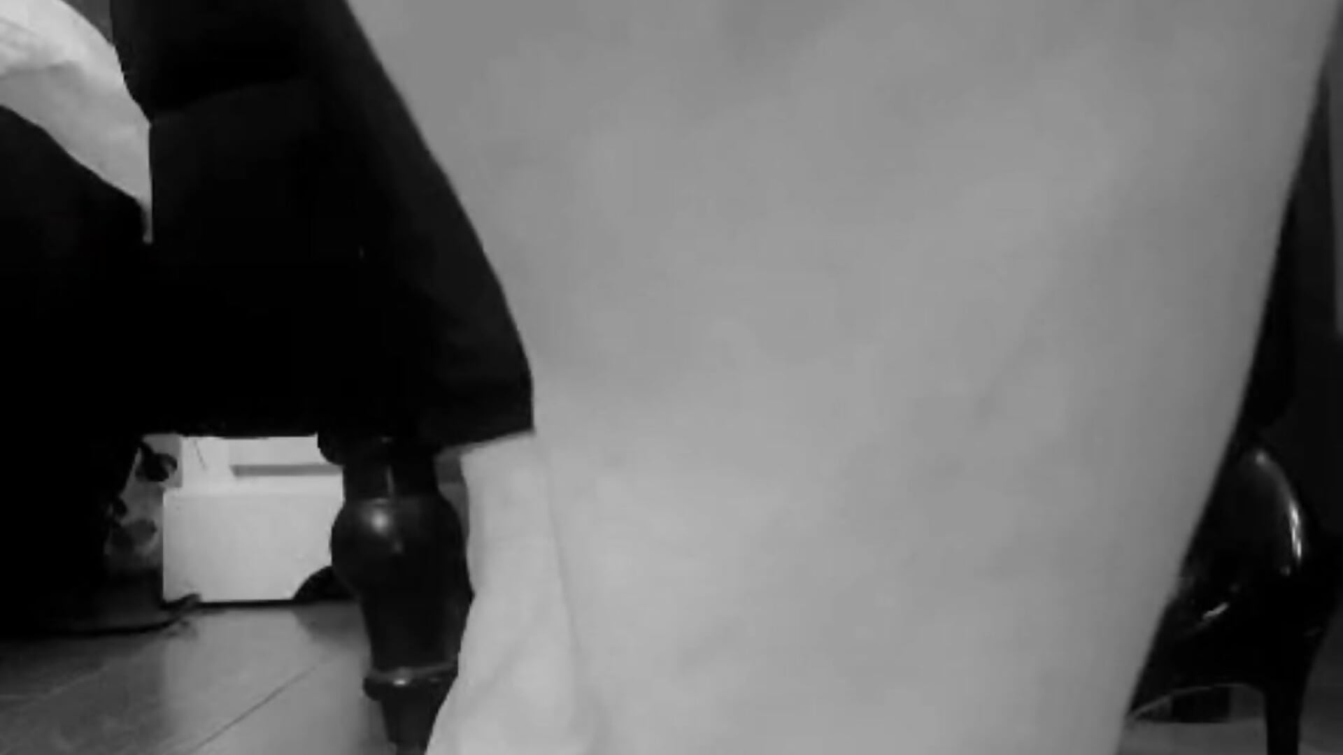 Adore My Precious Soles - video by MinnieDrew cam model