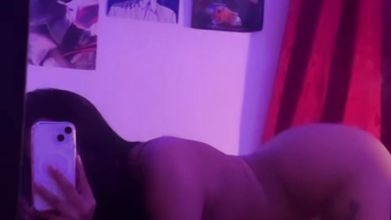 twerking♥♥ - video by MadeleineSanez cam model