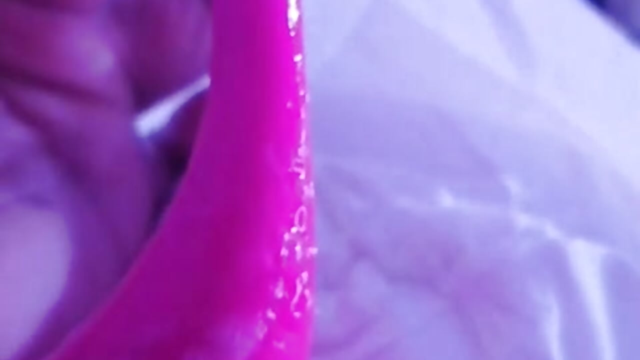 أحححح كسي 💦👅غرق الهزاز عسل - vídeo de la modelo de cam -Soror