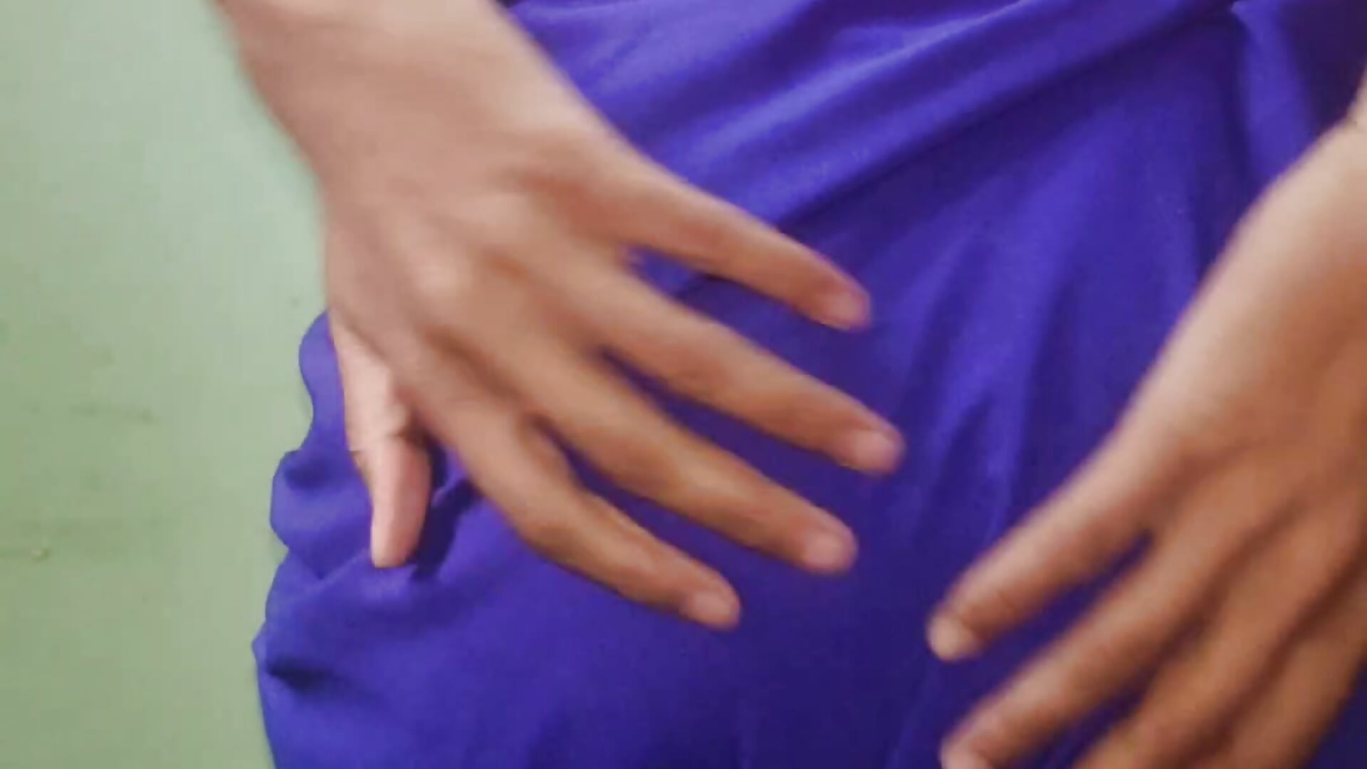 Butt plug first time in ass - video by iaparna cam model