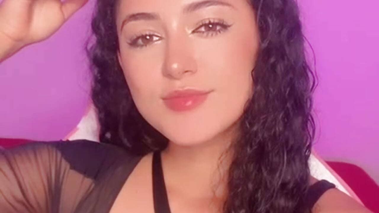 WhatsApp Video 2024-07-12 at 10,03,43 PM - video by Kathiaa-lee cam model