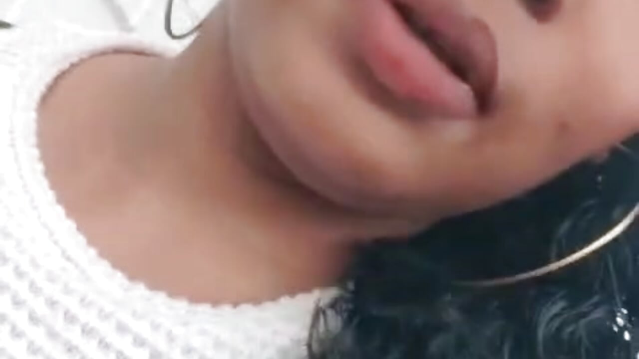 Hello - video by Isla_Scott cam model