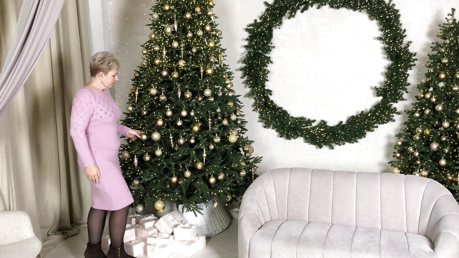 The Magic of Christmas - video by EmiliaGree cam model