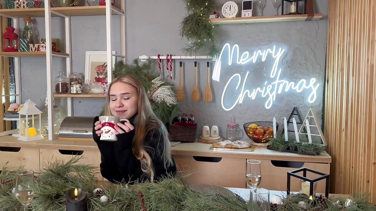 time with a cup of coffee - video oleh model kamera LauraHlot