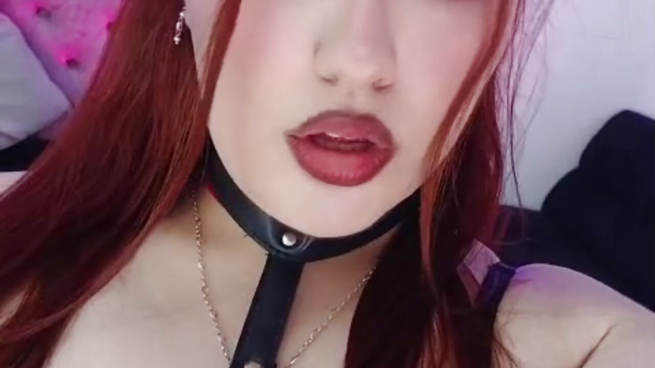 MMM - video oleh model kamera Camiila_Osorio