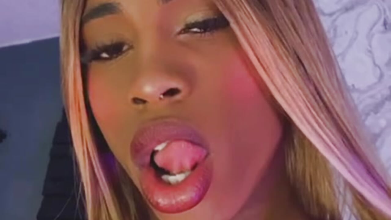 BEAUTI EBONY - video oleh Karla-Ebony kamera model