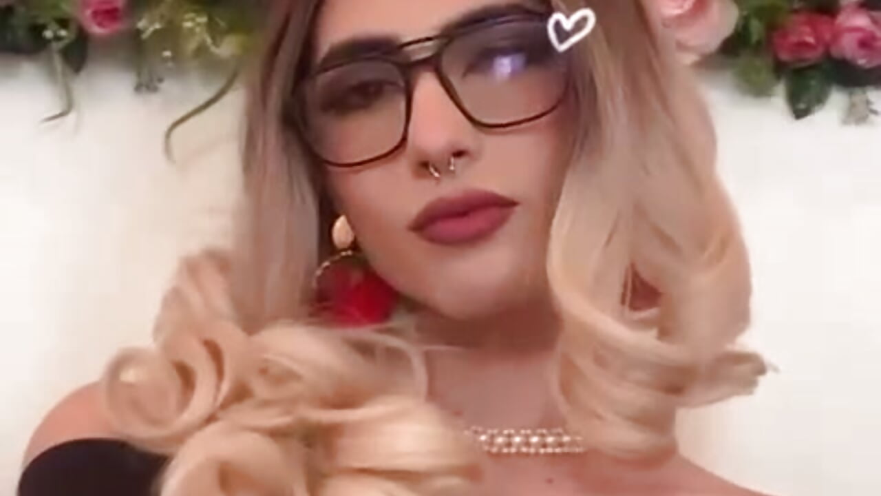 Toast – video modela na kameri JESSI_NAOMI