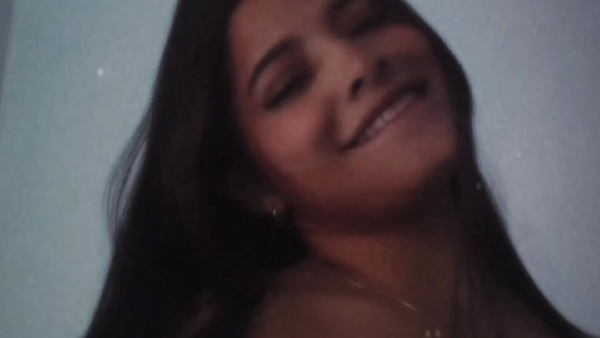 :) - video by Arilw cam model