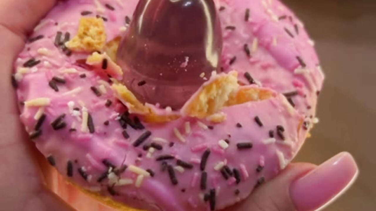 eating me yum yum - Vídeo de JennyRuthJP, modelo de vídeos