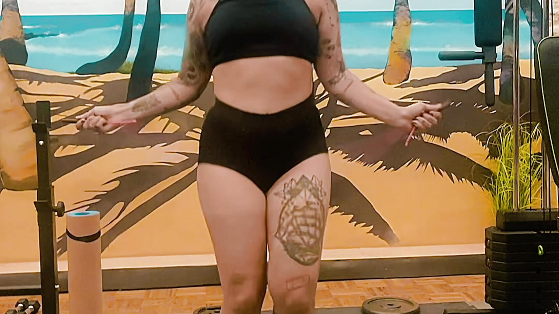 Bouncing 🍑 - video by Vitriholyc cam model