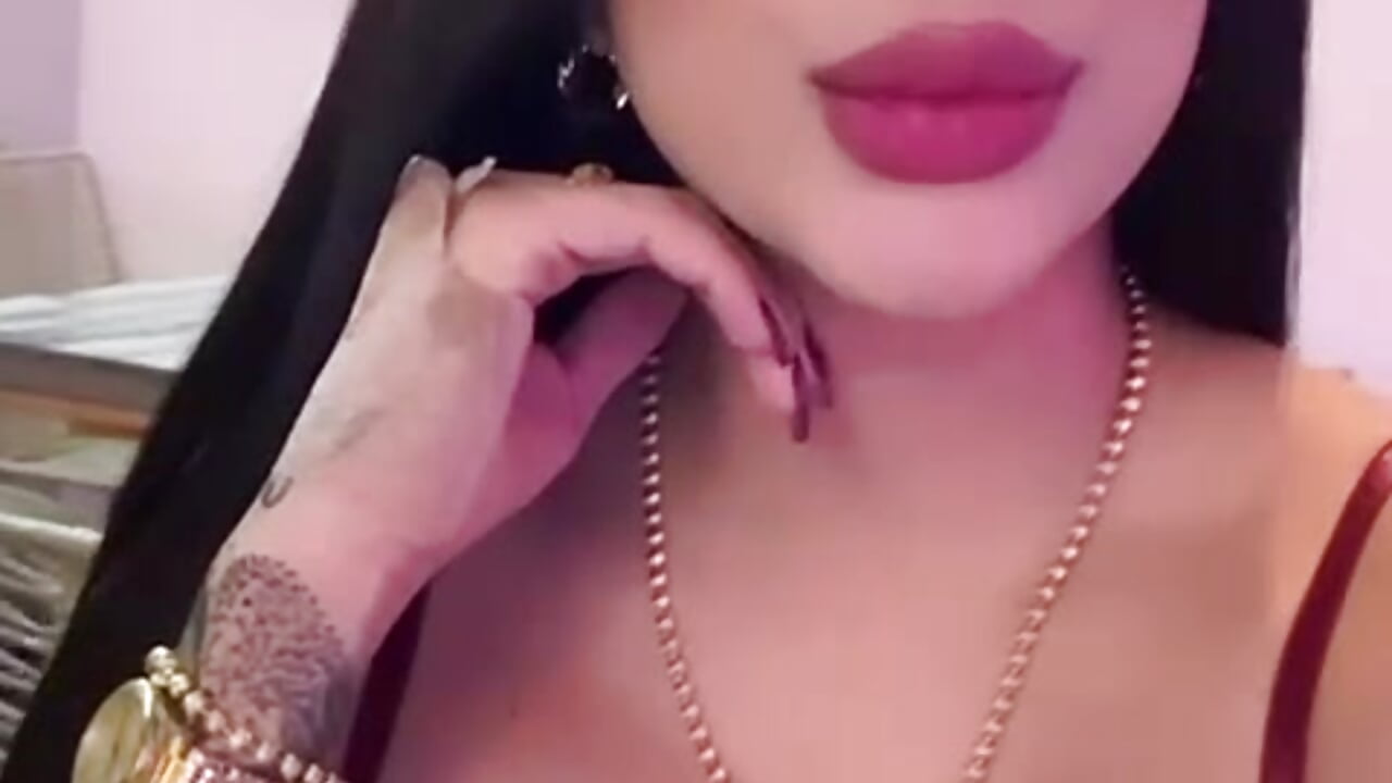 Being back makes me very excited 🤭 - فيديو من kiim_taaylor موديل الكام