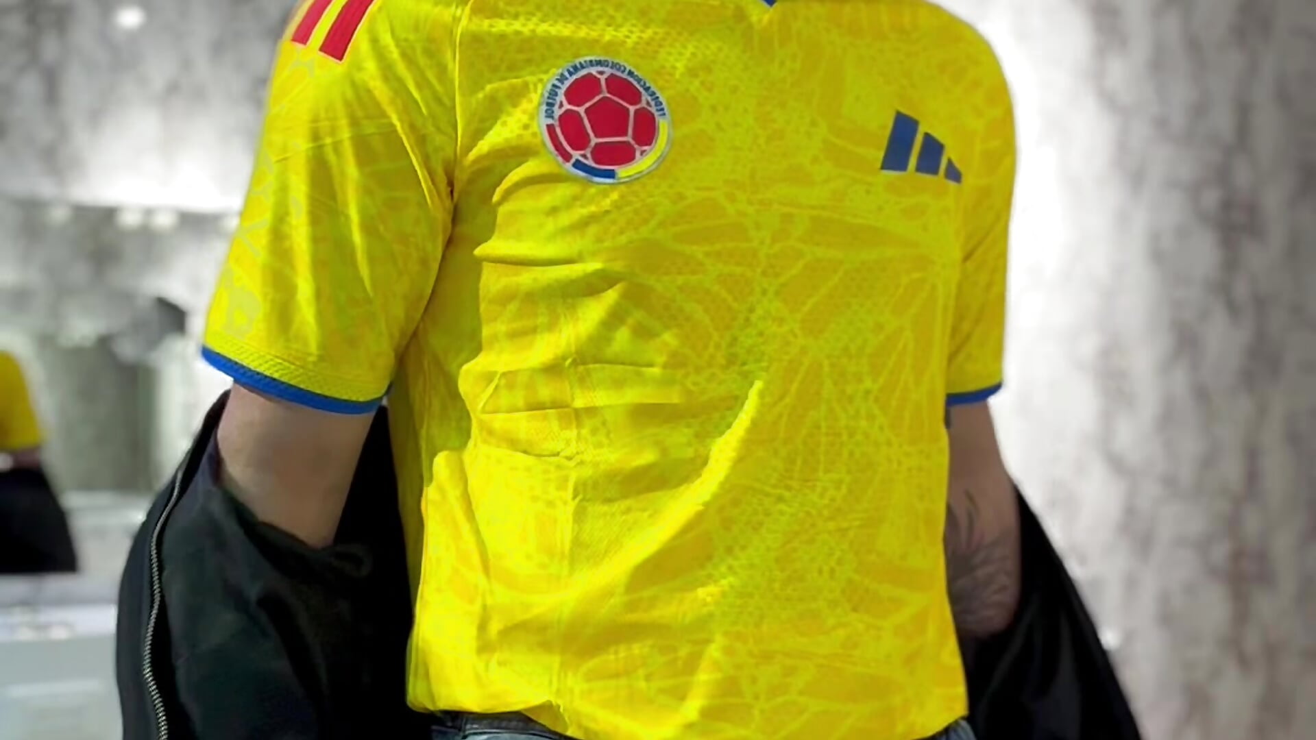 Colombian man 🇨🇴 With passion and emotion