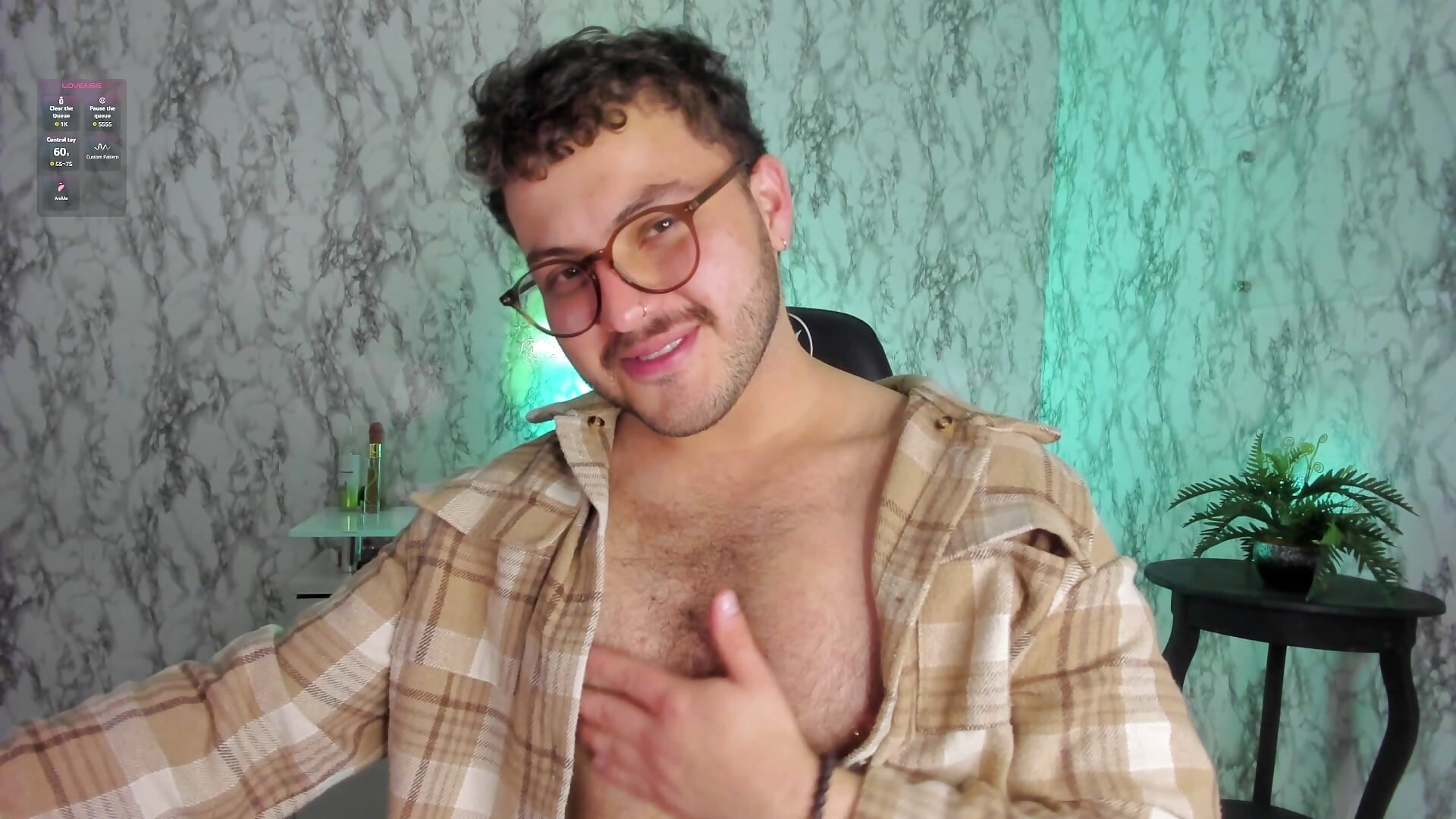 Nice boy ! hairy body and hard cock!! come on - vídeo de Mrr_Salvatore modelo de câmara