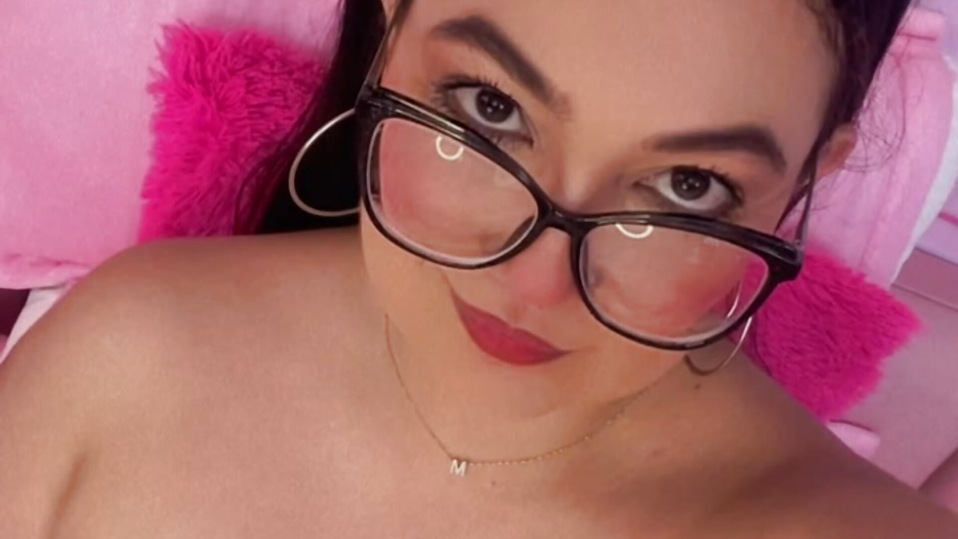 Oil on my tits🔥