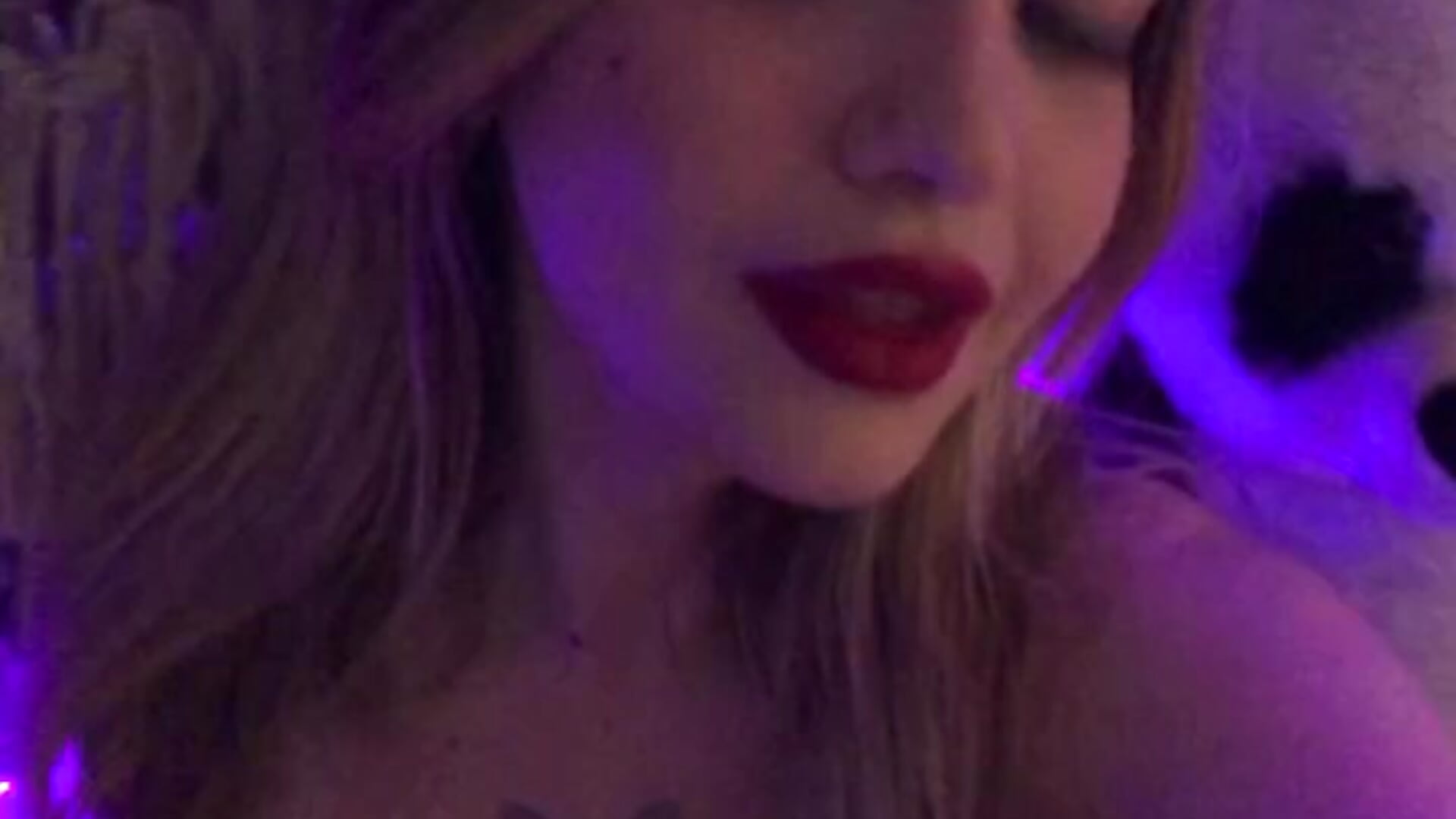 Belle comme une princesse 👑 - video by Ystella_cat cam model
