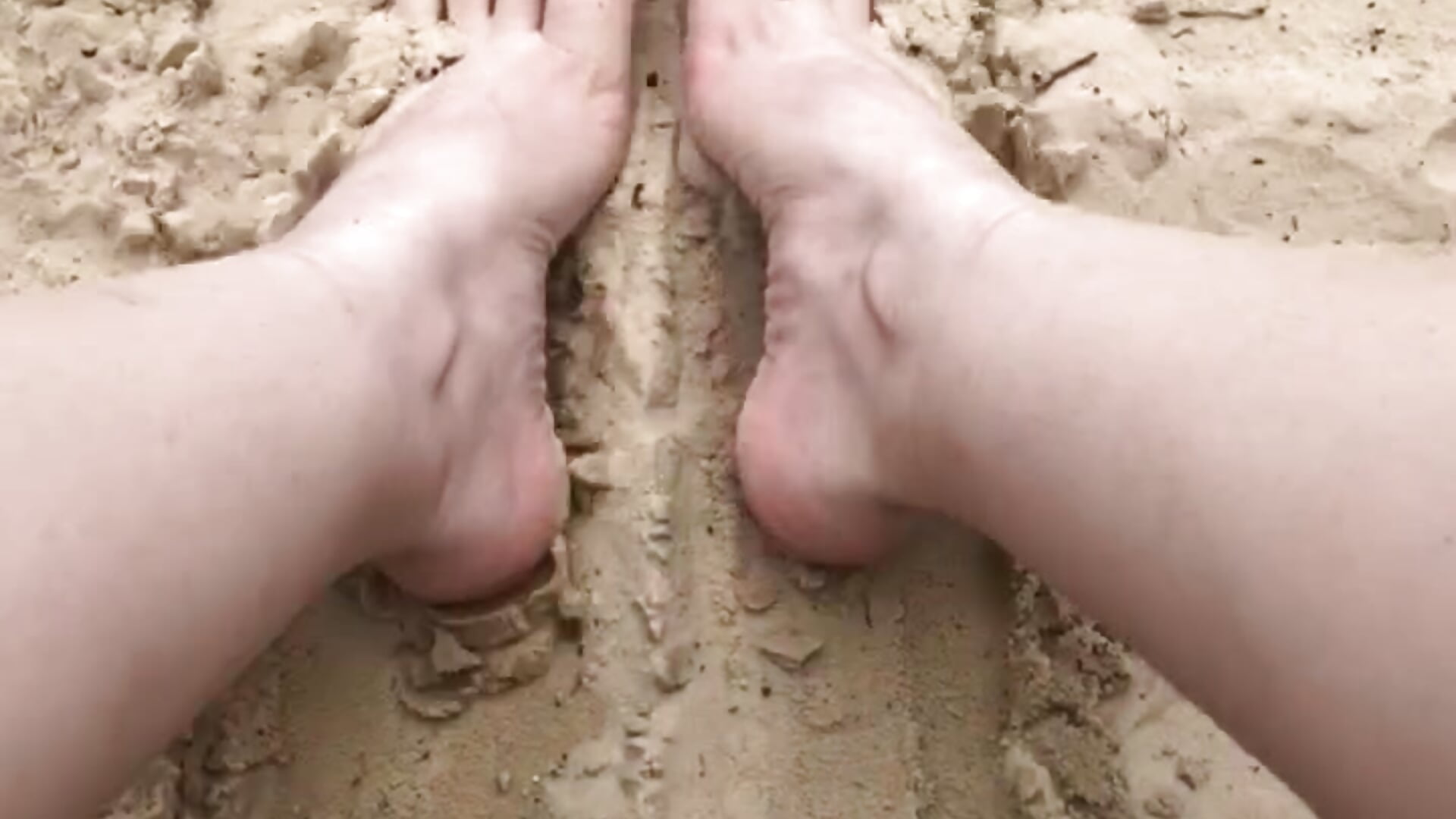 Je frotte mes pieds délicieux ! - video by Ystella_cat cam model