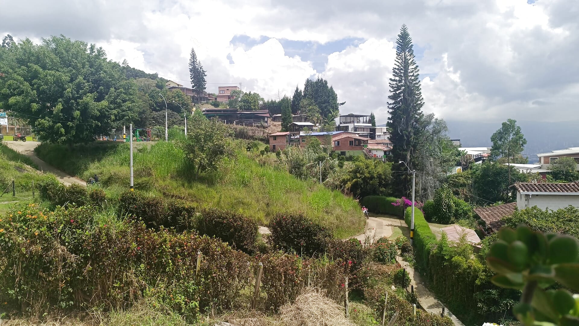 My neighbors can see me and I can see them! - video by BlairSamy cam model